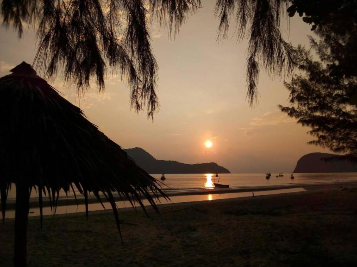 Blue Beach Resort Baanphakrimlay 외부 사진