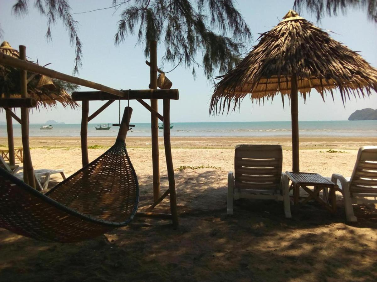 Blue Beach Resort Baanphakrimlay 외부 사진