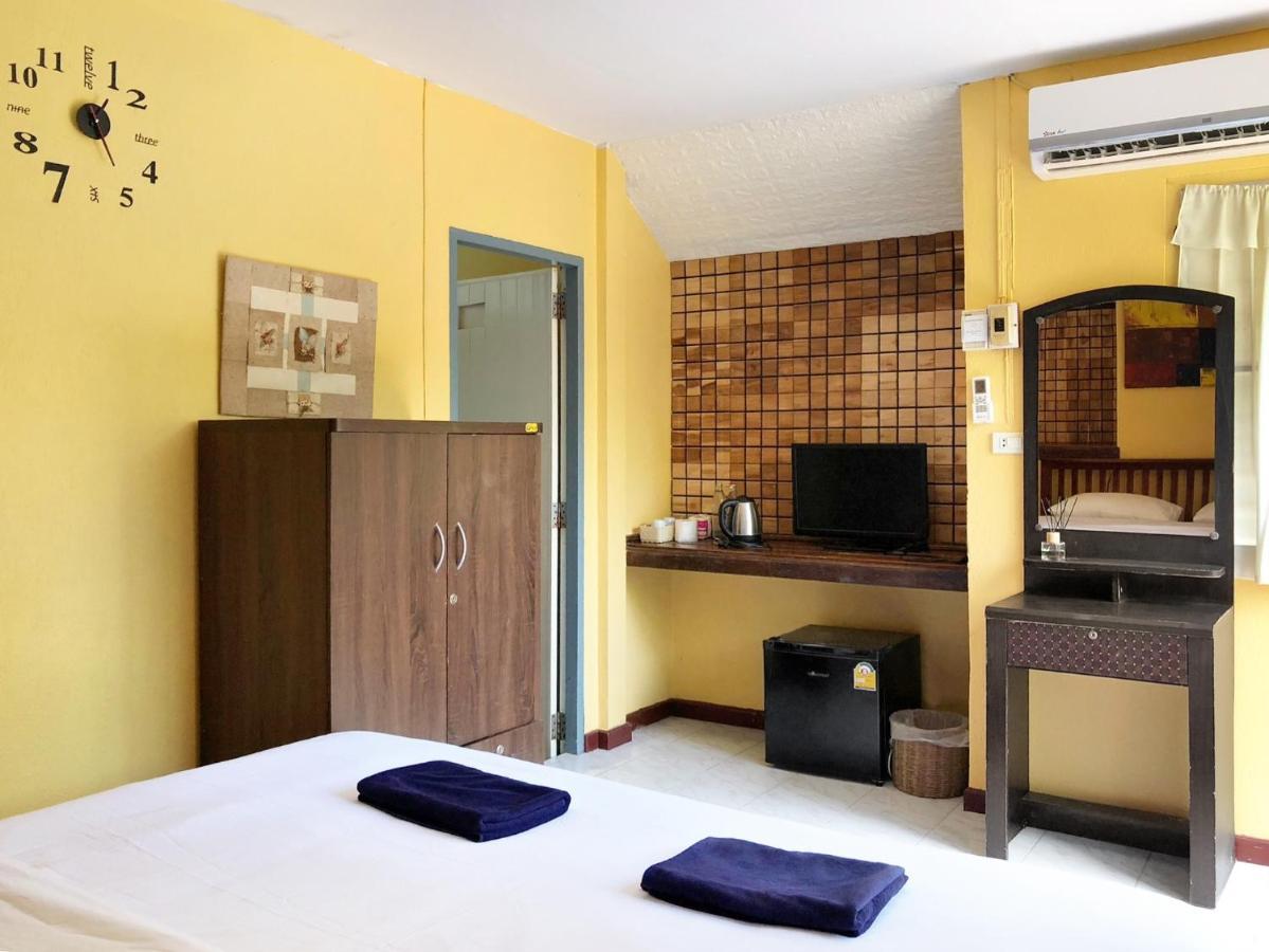 Blue Beach Resort Baanphakrimlay 외부 사진
