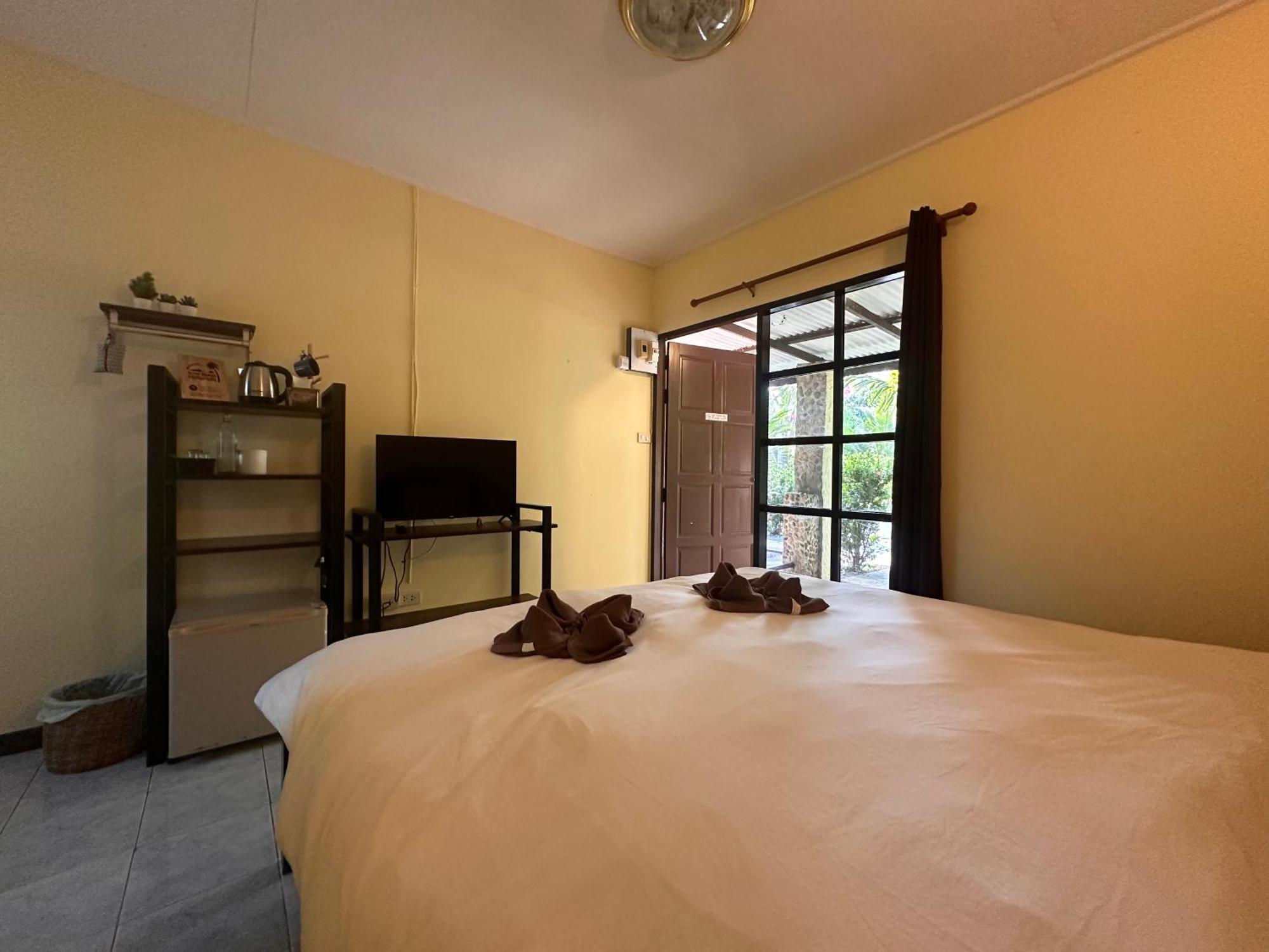 Blue Beach Resort Baanphakrimlay 외부 사진