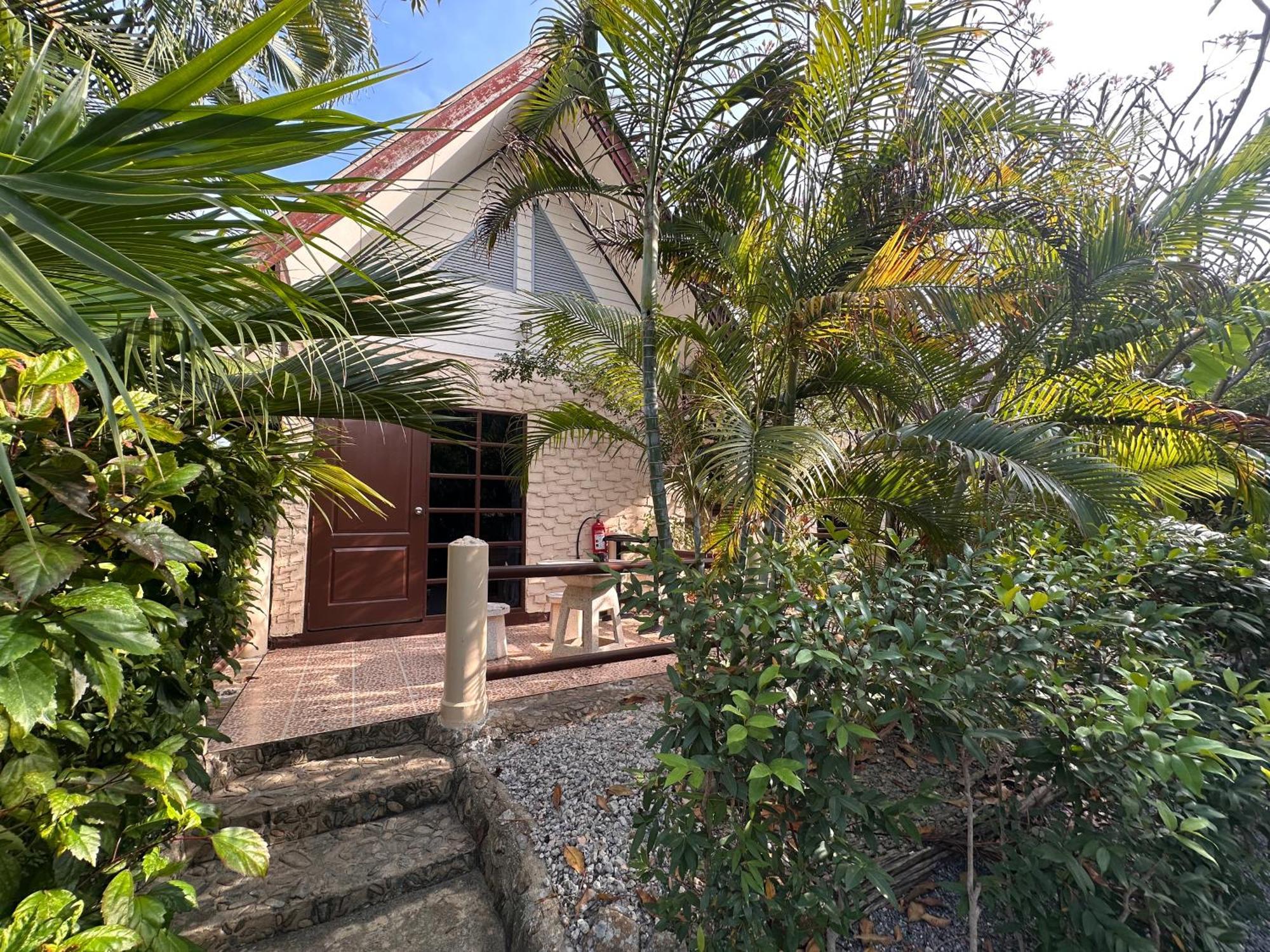 Blue Beach Resort Baanphakrimlay 외부 사진