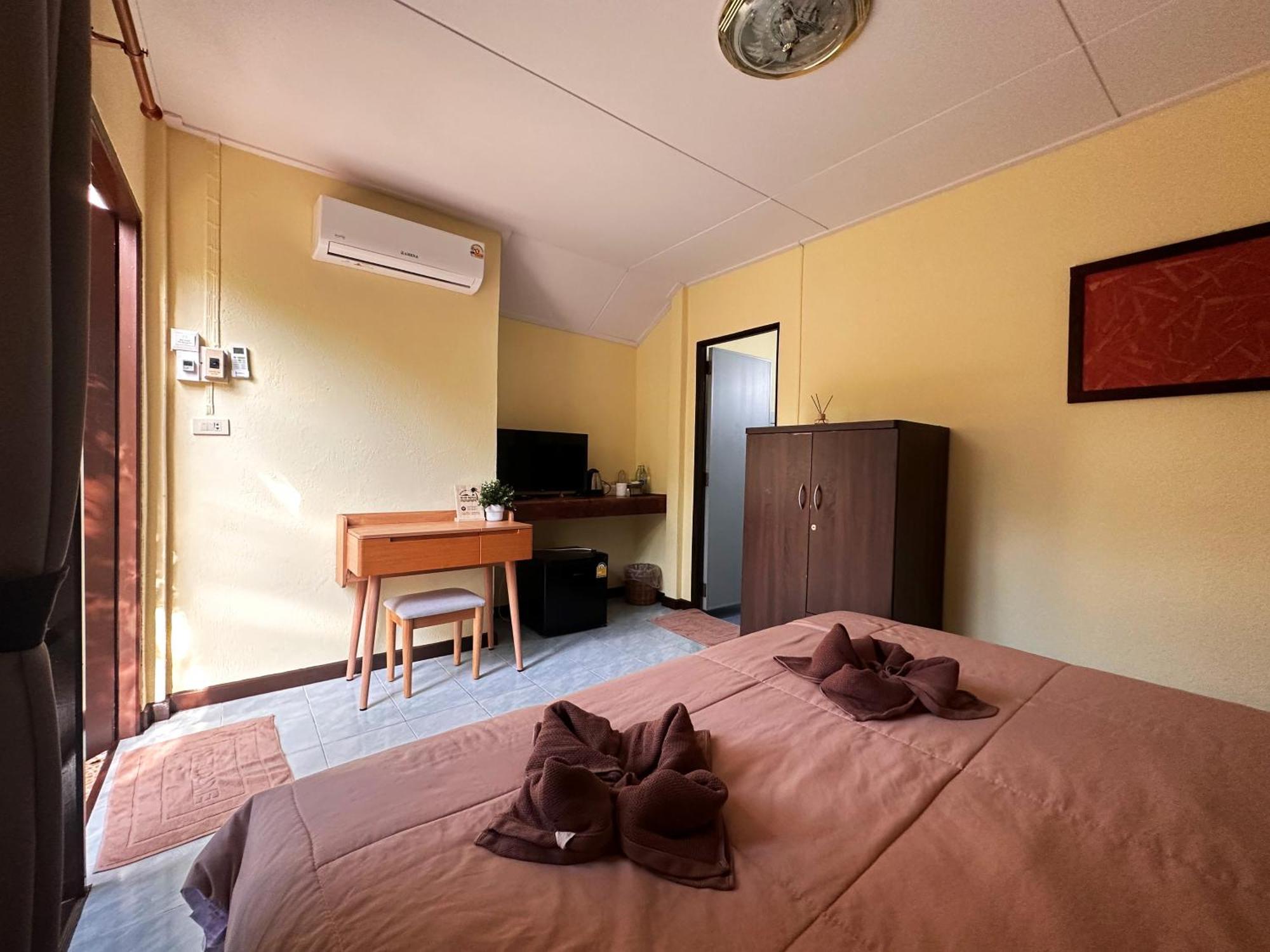 Blue Beach Resort Baanphakrimlay 외부 사진